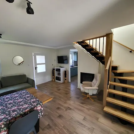 Dom Caloroczny Trzyakacje Rydzewo (Gizycko)