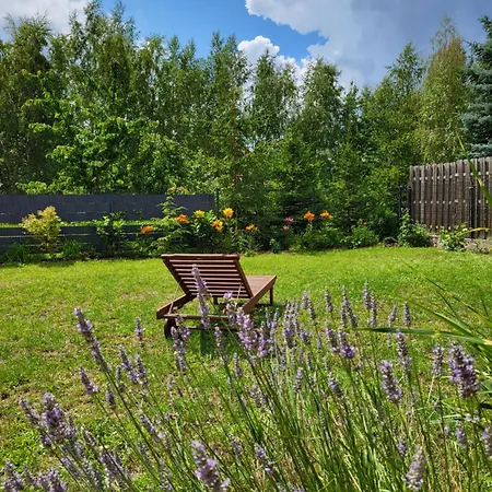 Feriehus Dom Caloroczny Trzyakacje