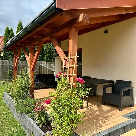 Prázdninový dům Dom Caloroczny Trzy Akacje *